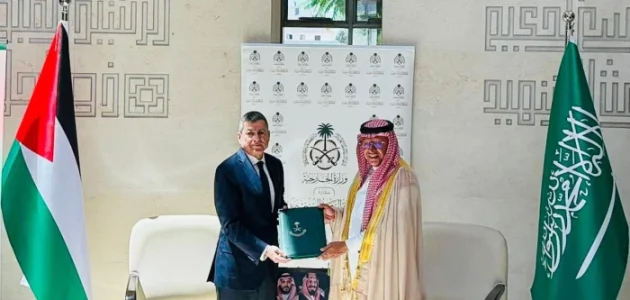 <p><strong>السعودية تُقدّم دعمًا ماليًا جديدًا لفلسطين بقيمة 30 مليون دولار: خطوة تاريخية تعزز العلاقات بين البلدين</strong></p> 1 السعودية تُقدّم دعمًا ماليًا جديدًا لفلسطين بقيمة 30 مليون دولار: خطوة تاريخية تعزز العلاقات بين البلدين