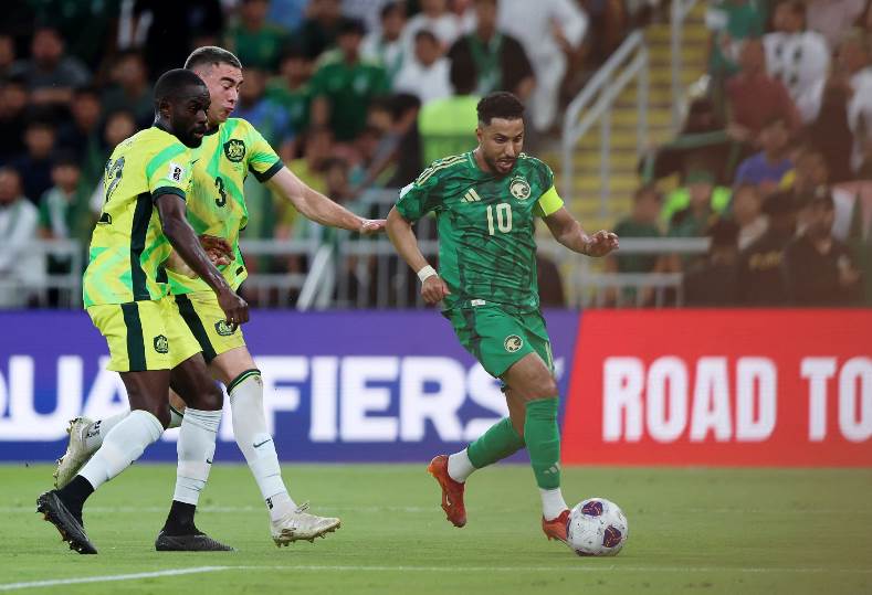 الصحف السعودية تعبر عن خيبة الأمل بعد عدم التأهل المباشر للمونديال: من أمل إلى حسرة 1 الصحف السعودية تعبر عن خيبة الأمل بعد عدم التأهل المباشر للمونديال: من أمل إلى حسرة