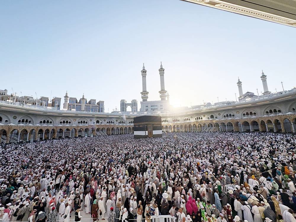 المتعجلون يختتمون مناسك الحج بأداء طواف الوداع: تفاصيل وأحداث من قلب المشاعر المقدسة 1 المتعجلون يختتمون مناسك الحج بأداء طواف الوداع: تفاصيل وأحداث من قلب المشاعر المقدسة