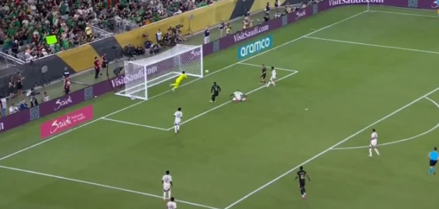 المكسيك تواصل تألقها وتقصي السعودية بفوز ساحق 2-0 لتتأهل إلى نصف نهائي الكأس الذهبية! 1 المكسيك تواصل تألقها وتقصي السعودية بفوز ساحق 2-0 لتتأهل إلى نصف نهائي الكأس الذهبية!