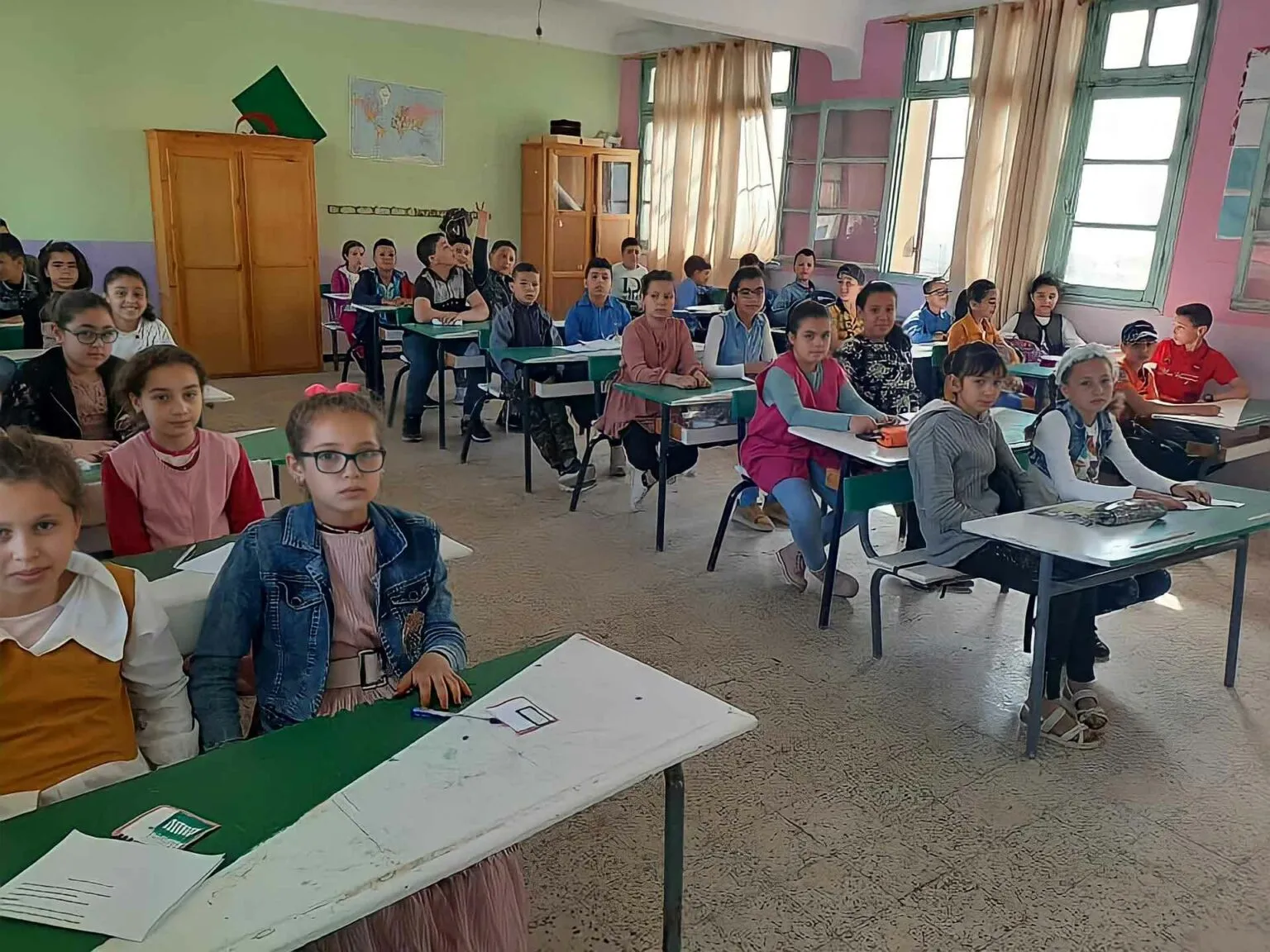 تابع درجات ابنك لحظة بلحظة من موبايلك: لا حاجة للمدرسة أو المعلمين بعد الآن!