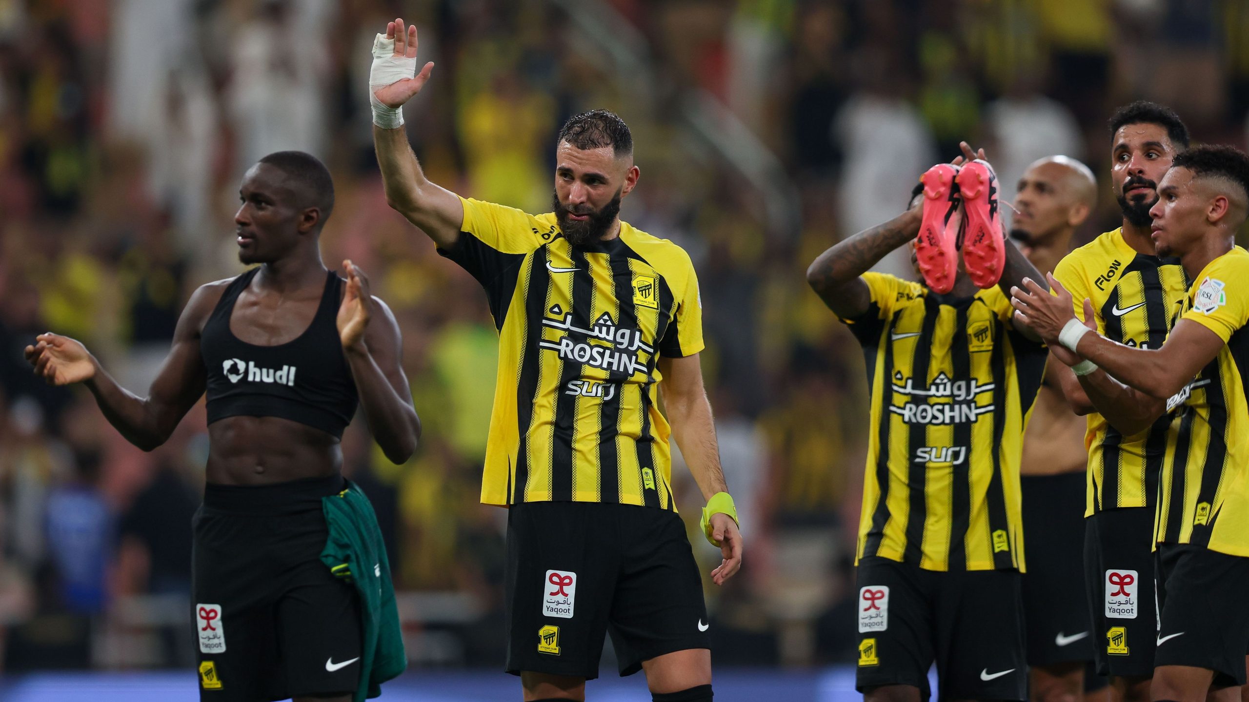 حصري: لماذا يرفض كريم بنزيما تجديد عقده؟ تحذيرات مثيرة حول مصير العميد في الاتحاد