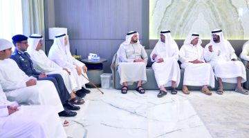 سيف بن زايد يقدم واجب العزاء في وفاة والدة راشد ثاني المطروشي: تعبير عن التعاطف والمواساة