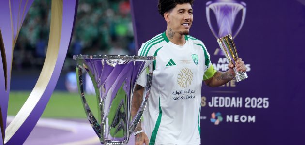 عرض أوروبي مفاجئ لفيرمينو يثير الجدل في الأهلي.. وفيرمين لوبيز يكشف موقفه من مغادرة برشلونة! 1 عرض أوروبي مفاجئ لفيرمينو يثير الجدل في الأهلي.. وفيرمين لوبيز يكشف موقفه من مغادرة برشلونة!