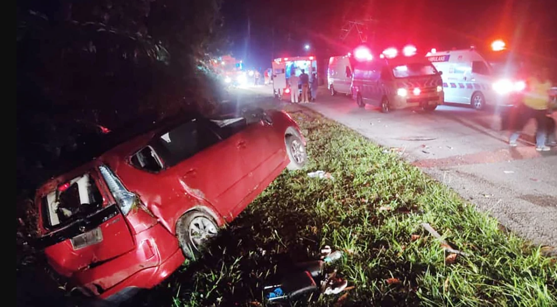 مأساة في ماليزيا: وفاة 15 طالبًا في حادث سير مروع 5 مأساة في ماليزيا: وفاة 15 طالبًا في حادث سير مروع