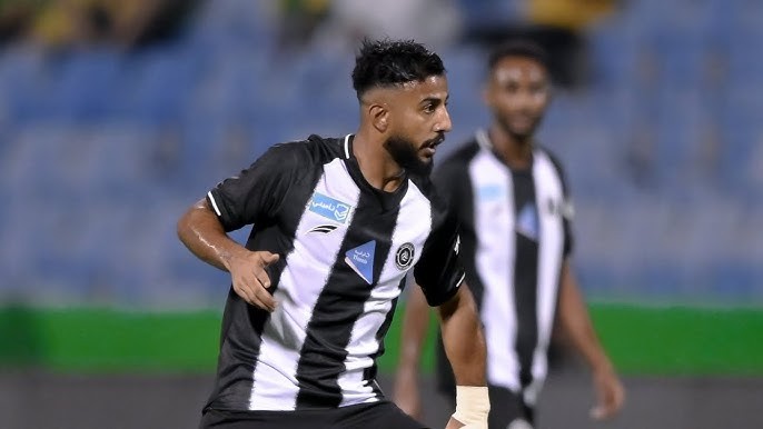 ماجد كنبة يتلقى عروضًا مثيرة من أندية دوري روشن: هل ينتقل إلى فريق جديد؟ 5 ماجد كنبة يتلقى عروضًا مثيرة من أندية دوري روشن: هل ينتقل إلى فريق جديد؟