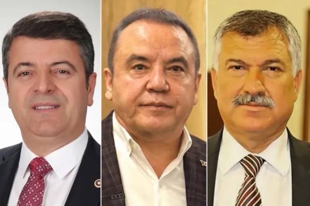 "اعتقال 3 رؤساء بلديات في تركيا: تفاصيل حصرية تكشف عن أزمة سياسية جديدة"