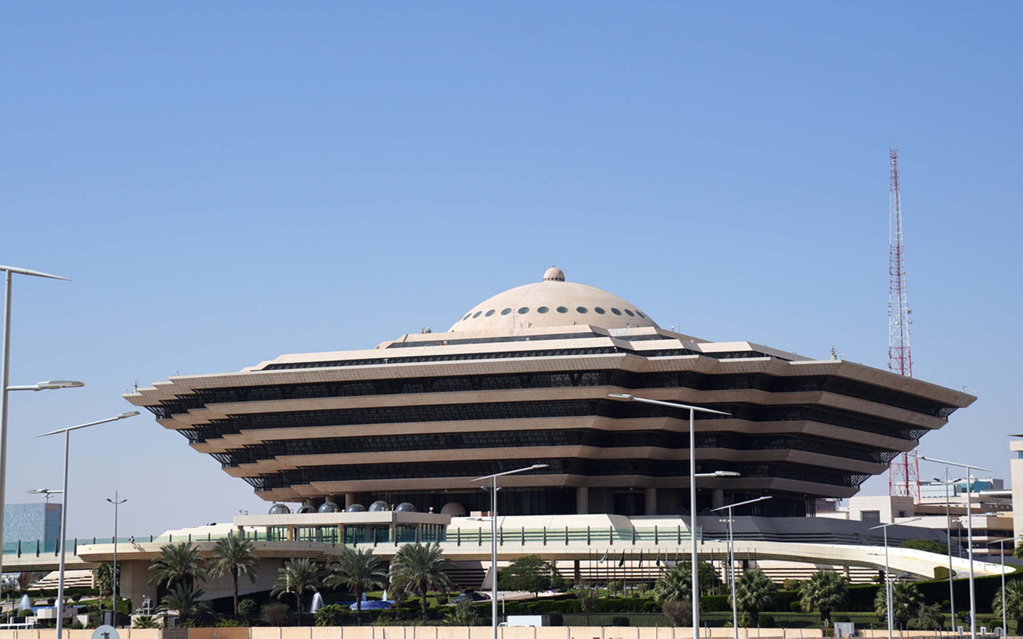 "السعودية تكشف النقاب عن شبكة مخدرات ضخمة: القبض على 37 متهماً بينهم 5 سوريين!"
