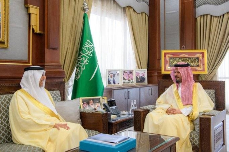 أمير المدينة المنورة يستقبل محافظ الهيئة السعودية للمواصفات والمقاييس والجودة في زيارة رسمية لتعزيز التعاون المشترك 1 أمير المدينة المنورة يستقبل محافظ الهيئة السعودية للمواصفات والمقاييس والجودة في زيارة رسمية لتعزيز التعاون المشترك