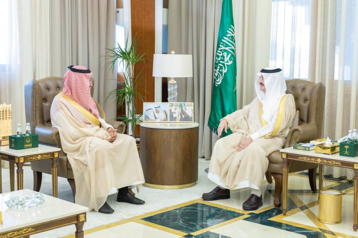 أمير المنطقة الشرقية يلتقي وزير الصناعة والثروة المعدنية في زيارة رسمية لتعزيز التعاون الاقتصادي السعودي