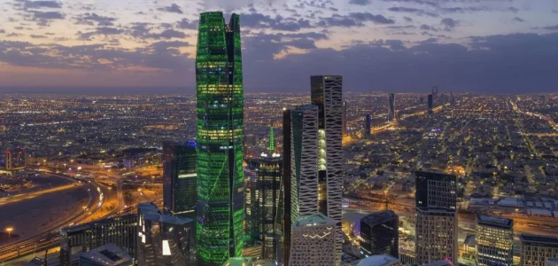 إيرادات النصف الأول من 2025 تتخطى 150.7 مليار دولار في إنجاز اقتصادي بارز 1 إيرادات النصف الأول من 2025 تتخطى 150.7 مليار دولار في إنجاز اقتصادي بارز