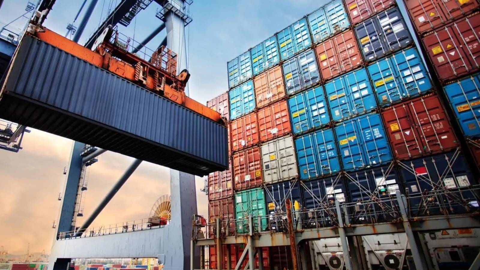 ارتفاع الصادرات السعودية غير النفطية بنسبة 6% في مايو بفضل تعزيز أنشطة إعادة التصدير