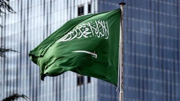 الجوازات السعودية تمدد فترة مبادرة تأشيرات الزيارة لتلبية احتياجات المواطنين والمقيمين
