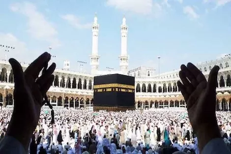 السعودية تُفاجئ الجميع: إيقاف 4 شركات عمرة مخالفة لضمان جودة الخدمات!