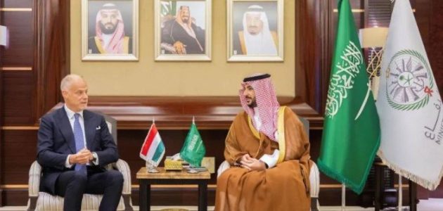 <p><strong>"السعودية والمجر تتفقان على تعزيز التعاون العسكري: آفاق جديدة في الشراكة الاستراتيجية"</strong></p> 1 "السعودية والمجر تتفقان على تعزيز التعاون العسكري: آفاق جديدة في الشراكة الاستراتيجية"