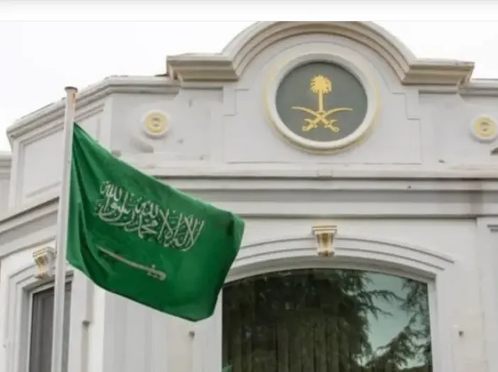 السفارة السعودية في إندونيسيا تواصل جهودها للعثور على مواطن مفقود بعد حادث غرق