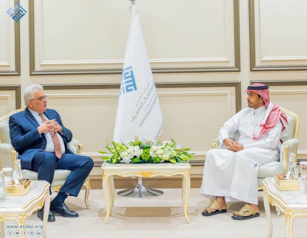 السفير الفلسطيني في الرياض يبحث سبل التعاون مع أمين عام "اعتدال" لتعزيز العلاقات الثنائية