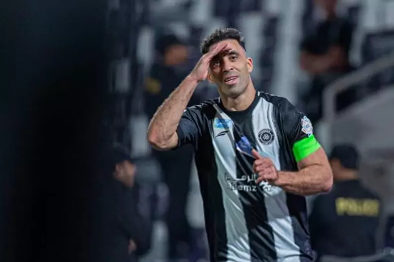 الشباب يتحدى حمد الله في سباق الأرقام: هل يتجاوز السومة؟