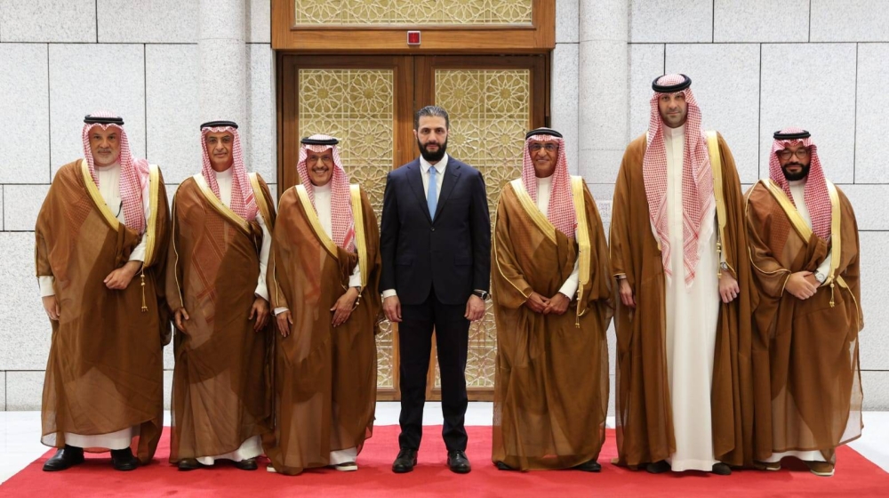 الشرع يستقبل وفدًا من رجال الأعمال السعوديين لتعزيز التعاون الاقتصادي بين البلدين