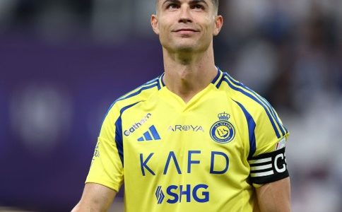 الهلال يكشف تفاصيل مثيرة حول مستقبل رونالدو في الدوري السعودي! 1 الهلال يكشف تفاصيل مثيرة حول مستقبل رونالدو في الدوري السعودي!