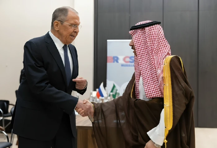 الهلال يُحقق انتصارًا تاريخيًا على مانشستر سيتي في مباراة مثيرة: تهانينا لجماهير الزعيم!