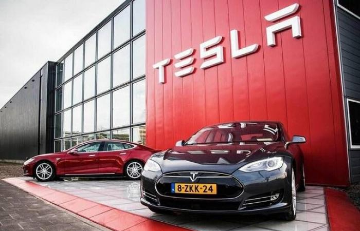 تسلا تسجل تراجعًا بنسبة 23% في الأرباح نتيجة انخفاض المبيعات خلال الربع الثاني من 2025