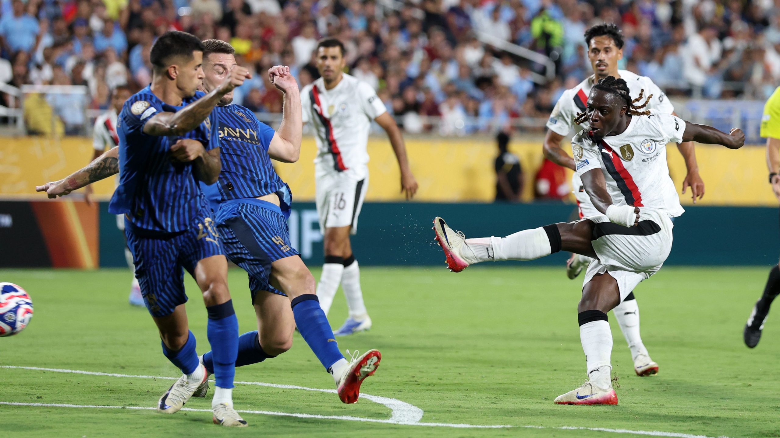 ثنائي الهلال يردان على الانتقادات: 'ذهبنا للمال لكننا هنا لصنع التاريخ' بعد إقصاء السيتي! 1 ثنائي الهلال يردان على الانتقادات: 'ذهبنا للمال لكننا هنا لصنع التاريخ' بعد إقصاء السيتي!