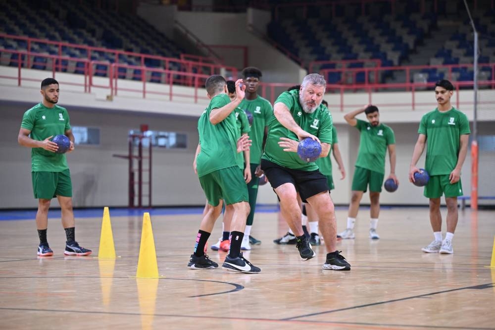 جلسات فنية وبدنية وقانونية تعزز استعدادات منتخب اليد السعودي للمونديال - تفاصيل حصرية!