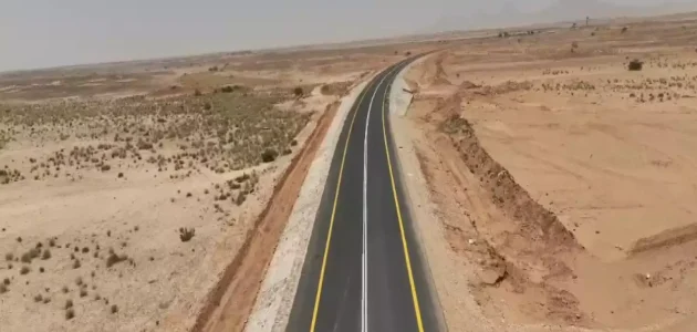 <p><strong>حادثة مروعة: فورشنر تتحول إلى كابوس على طريق العبر الدولي بين السعودية! (صور صادمة)</strong></p> 1 حادثة مروعة: فورشنر تتحول إلى كابوس على طريق العبر الدولي بين السعودية! (صور صادمة)