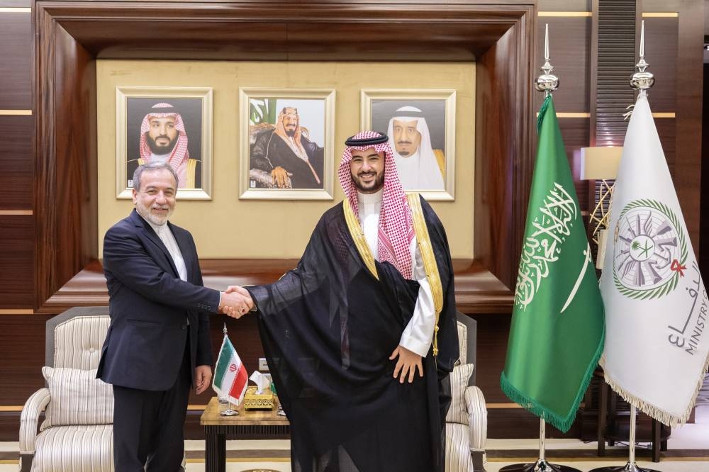 حصري: وزير الدفاع السعودي يلتقي نظيره الإيراني لتعزيز التعاون الأمني في المنطقة
