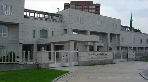 حصريًا: المعموري يكشف عن استحواذ السفارة السعودية على عقارات حساسة دون علم الخارجية!