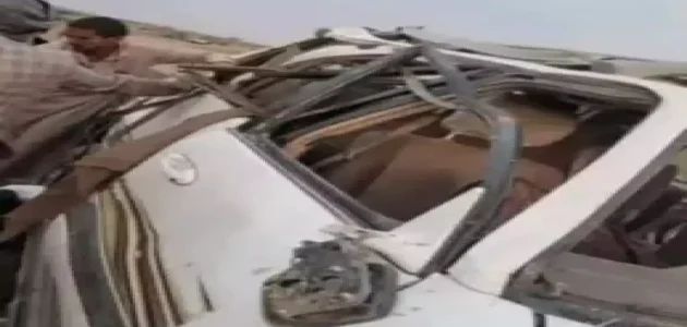 <p><strong>حصريًا: انقلاب مروع لـ "تويوتا لاندكروزر" يحمل مسافرين يمنيين في طريقهم إلى السعودية!</strong></p> 1 حصريًا: انقلاب مروع لـ "تويوتا لاندكروزر" يحمل مسافرين يمنيين في طريقهم إلى السعودية!