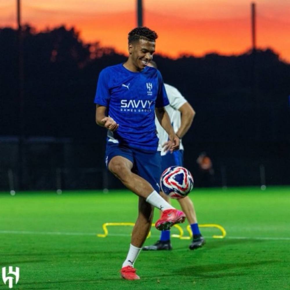 حصريًا: مصادر «عكاظ» تكشف عن مستقبل الجوير مع الهلال بين البقاء والانتقال!