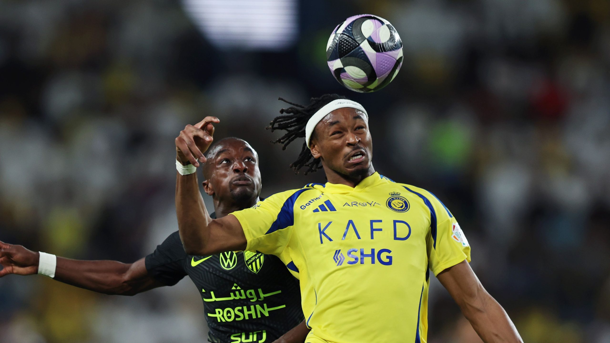 دعم فرنسي يرفع معنويات النصر خلال معسكره في النمسا
