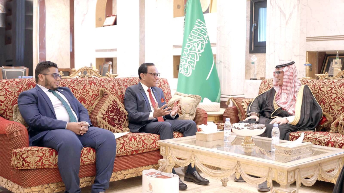 رئيس الإذاعة والتلفزيون يلتقي السفير السريلانكي لتعزيز أوجه التعاون الإعلامي بين البلدين