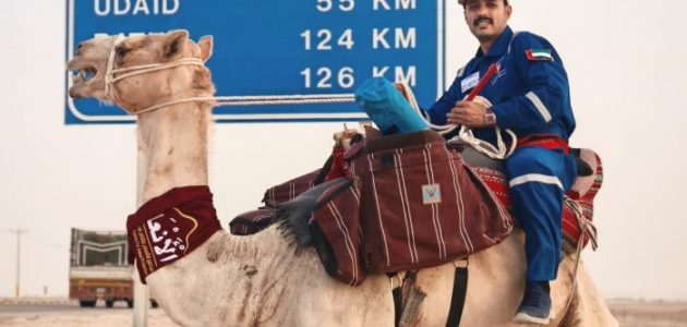 رحالة يمني يقطع المسافات على ظهر الجمل: رحلة ملحمية من السعودية إلى الإمارات! 1 رحالة يمني يقطع المسافات على ظهر الجمل: رحلة ملحمية من السعودية إلى الإمارات!