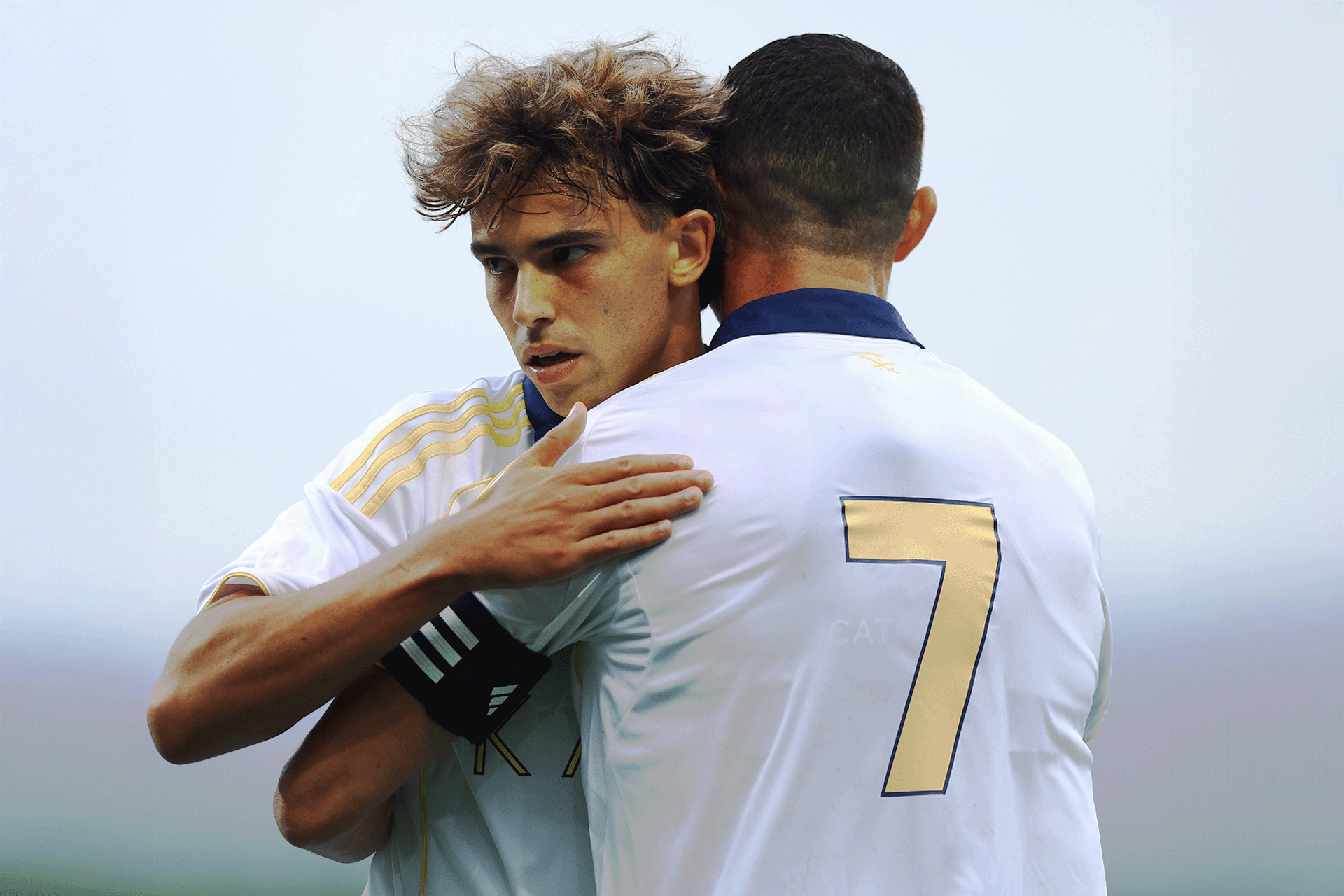 رونالدو يوجه رسالة مؤثرة بعد تسجيله في debut جواو فيلكس مع النصر