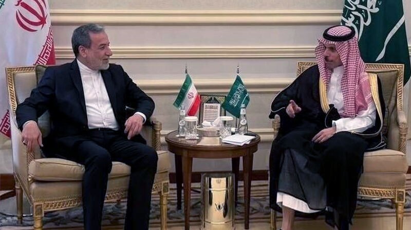 زيارة تاريخية: وزير الخارجية الإيراني يصل إلى السعودية اليوم لتعزيز العلاقات الثنائية