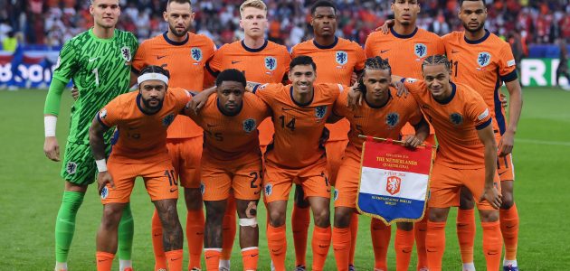 صراع الهلال وأهلي جدة يحتدم بعد تألق صديق بيرجوين في الدوري السعودي 1 صراع الهلال وأهلي جدة يحتدم بعد تألق صديق بيرجوين في الدوري السعودي