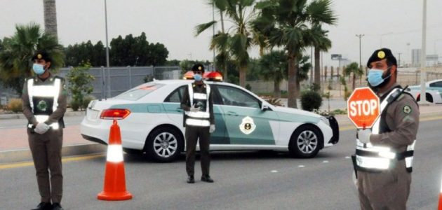 غرامات مالية صارمة لتجاوز إشارات المرور الحمراء في السعودية وتحذيرات من المرور للحفاظ على سلامة الجميع 1 غرامات مالية صارمة لتجاوز إشارات المرور الحمراء في السعودية وتحذيرات من المرور للحفاظ على سلامة الجميع