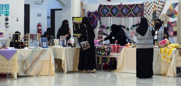 فن الخزف السعودي يتألق في طيبة الطيبة ويبرز جمال الحرف التقليدية 1 فن الخزف السعودي يتألق في طيبة الطيبة ويبرز جمال الحرف التقليدية