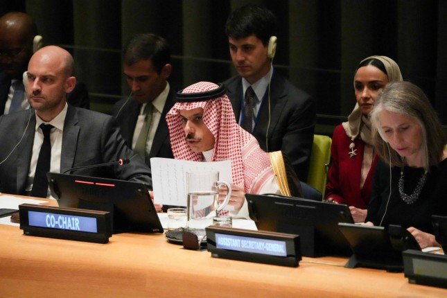 فيصل بن فرحان يؤكد: لا تطبيع سعودي مع إسرائيل دون إقامة دولة فلسطينية مستقلة