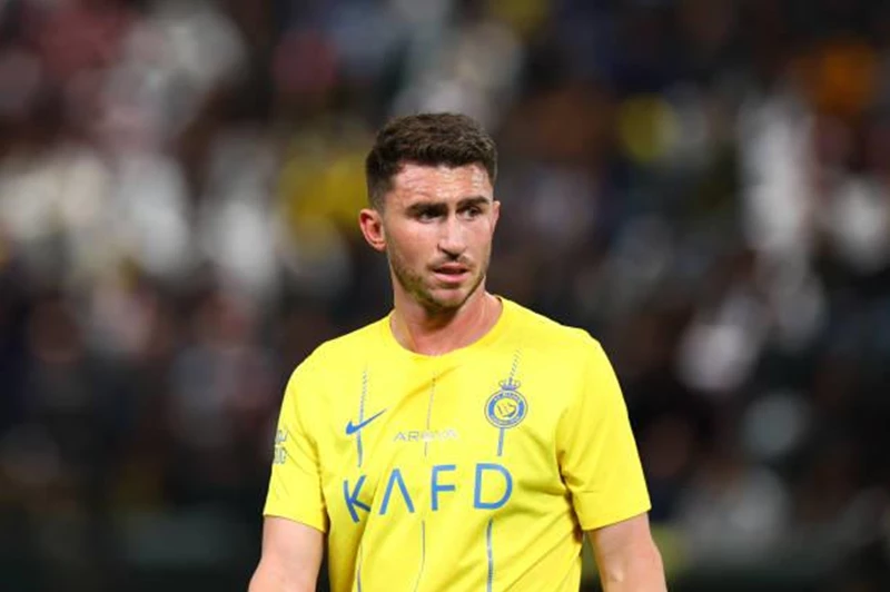 لابورت يحدد وجهته المقبلة بعد تحقيق النصر في الدوري الأوروبي