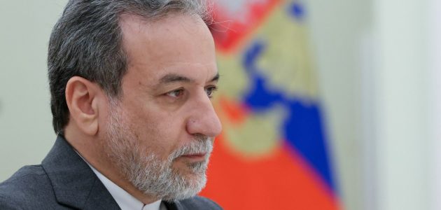 لقاء تاريخي في جدة: ولي عهد السعودية يستقبل وزير الخارجية الإيراني لتعزيز العلاقات الثنائية 1 لقاء تاريخي في جدة: ولي عهد السعودية يستقبل وزير الخارجية الإيراني لتعزيز العلاقات الثنائية