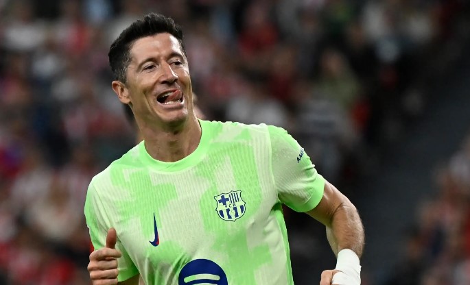 ليفاندوفسكي يواجه عرضًا مغريًا للانتقال إلى الدوري السعودي في صفقة قد تغير مسار مسيرته الرياضية