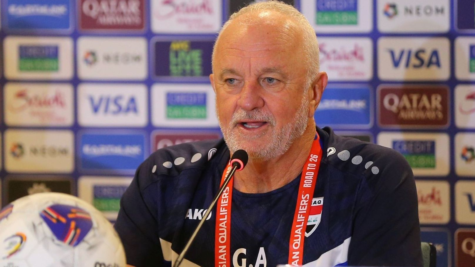 مدرب منتخب العراق يؤكد ثقته قبل مواجهة السعودية ويشدد على جاهزية الفريق