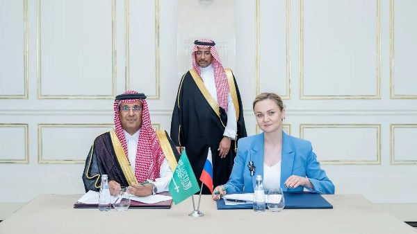 "مذكرة تفاهم تاريخية بين 'مدن' السعودية وحكومة موسكو لتعزيز التعاون الصناعي والابتكار"
