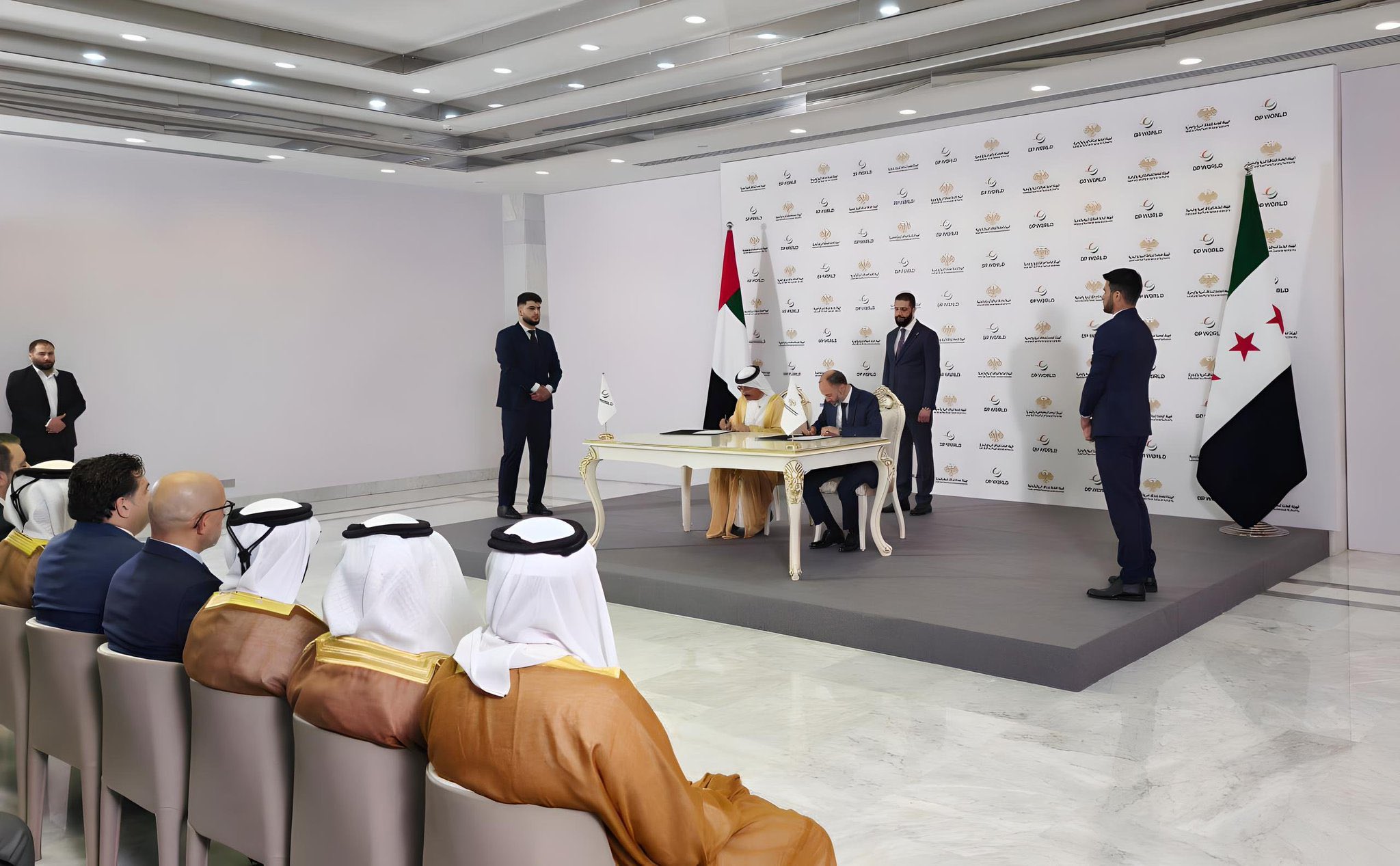 موانئ دبي العالمية تستثمر 800 مليون دولار في تطوير الموانئ والخدمات اللوجستية بسورية: خطوة استراتيجية لتعزيز الاقتصاد