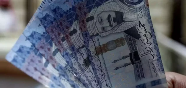 موظفو السعودية يتمكنون من سحب جزء من رواتبهم قبل موعدها بدءاً من اليوم 1 موظفو السعودية يتمكنون من سحب جزء من رواتبهم قبل موعدها بدءاً من اليوم
