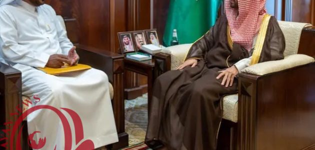 نائب أمير حائل يلتقي مدير فرع الجمعية العربية السعودية للثقافة والفنون لتعزيز التعاون الثقافي بالمنطقة 1 نائب أمير حائل يلتقي مدير فرع الجمعية العربية السعودية للثقافة والفنون لتعزيز التعاون الثقافي بالمنطقة